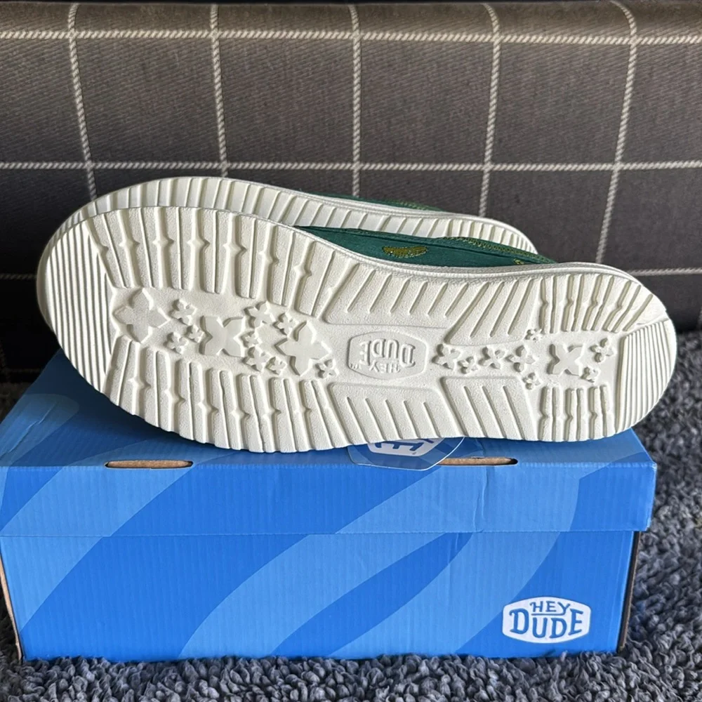 HEYDUDE Wally Cru Embroidered Pickles, M9
